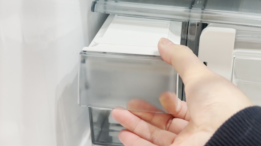 給水タンクを取り外す