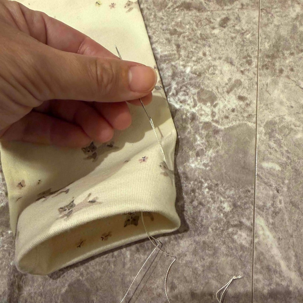 ズボンの内側から針を刺したところ