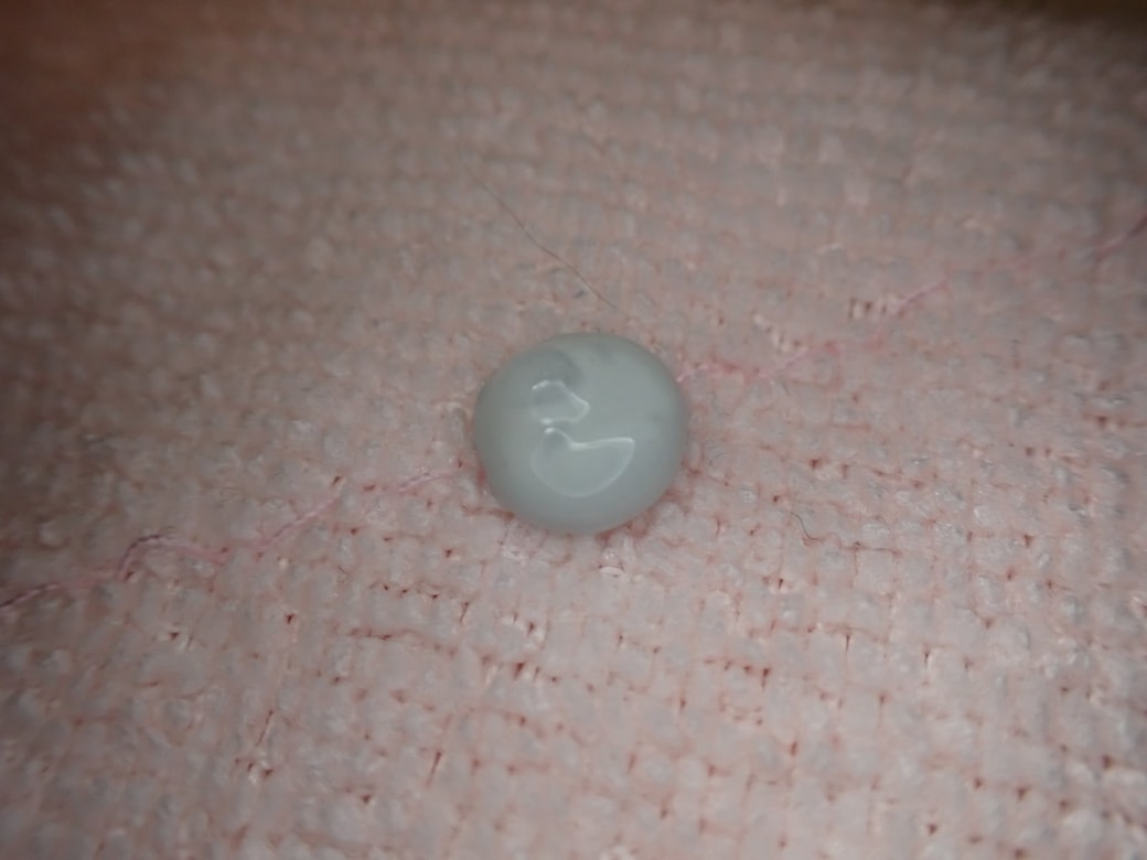 クレンザーを少量つける