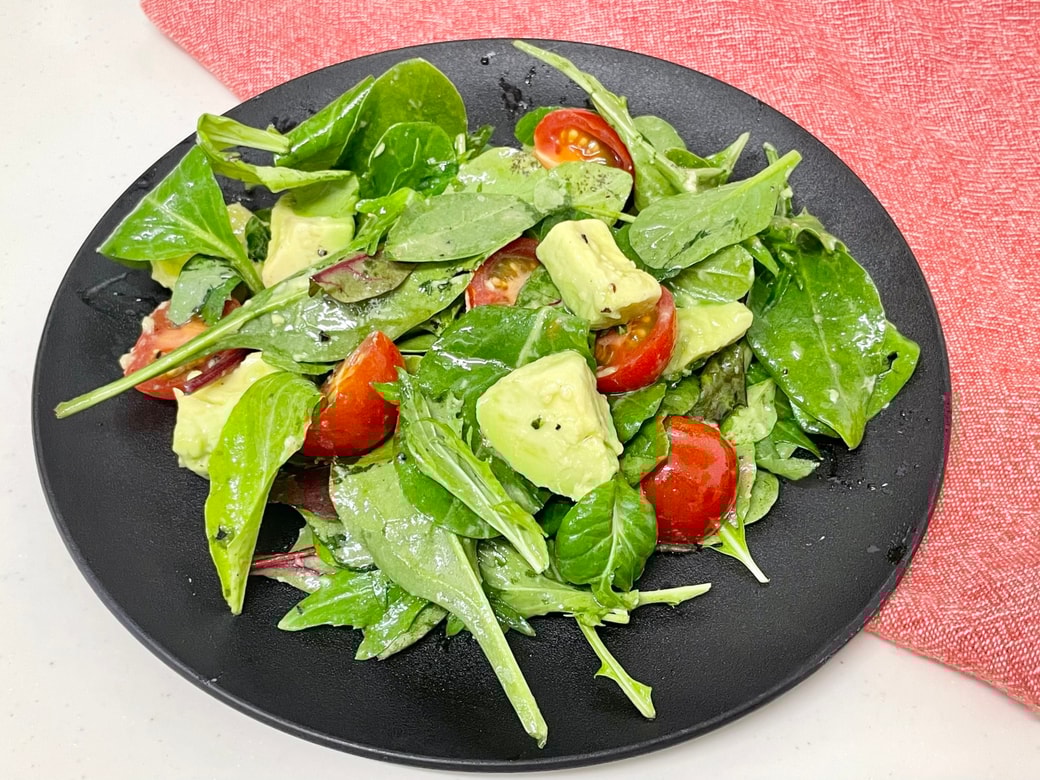 アボカドバジルサラダ