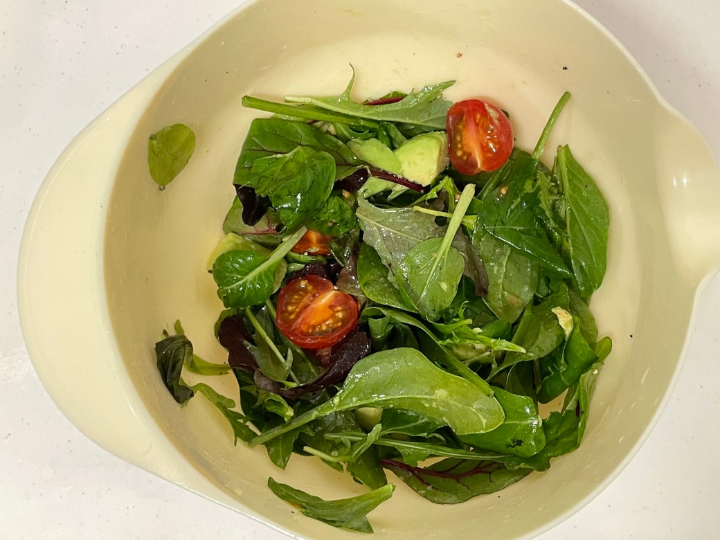 アボカドバジルサラダ