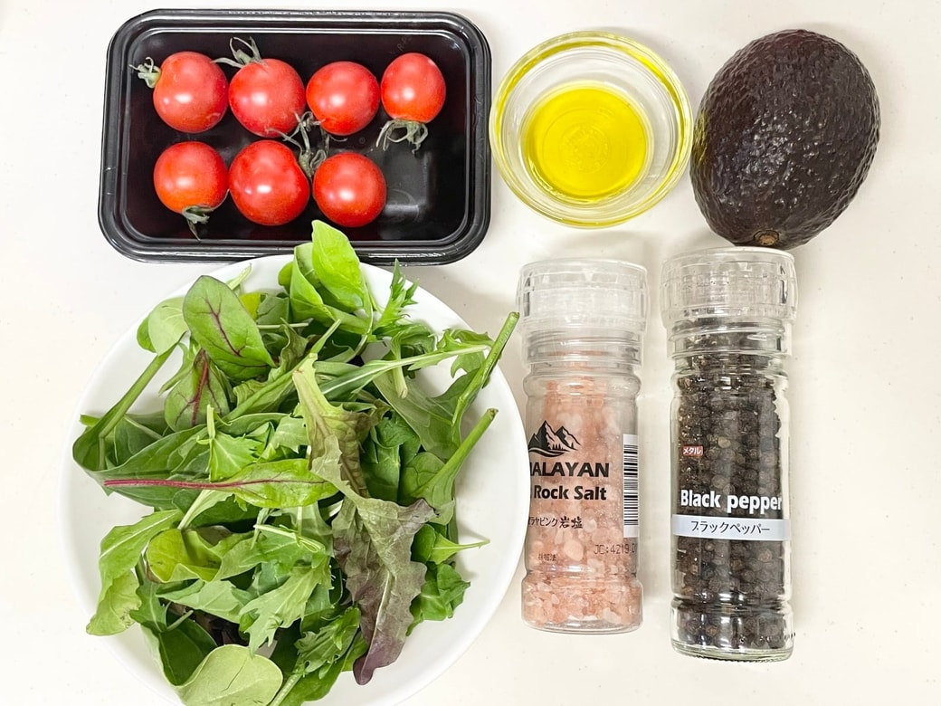 アボカドバジルサラダ