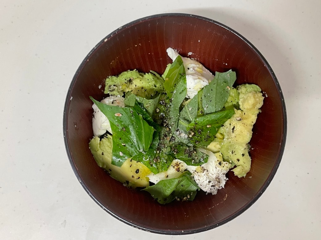 アボカドのクリチ和え