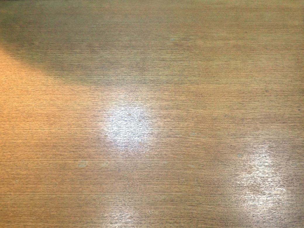 家具ワックスを使用