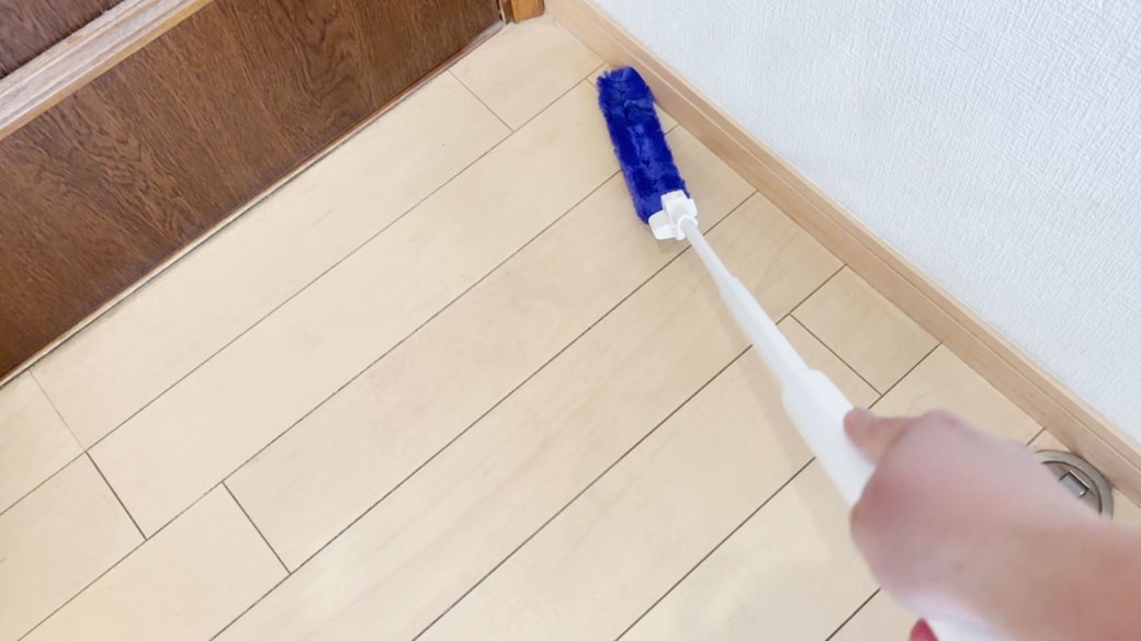 床のホコリを回収する