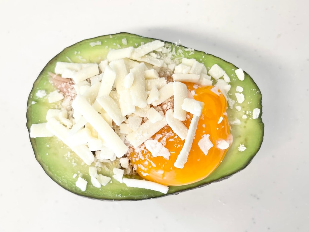 月見アボカドグラタン