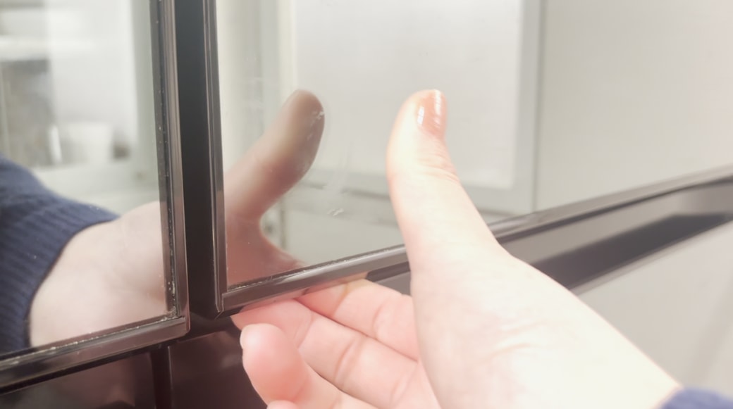 手垢のベタつきが気になる冷蔵庫取っ手の汚れ