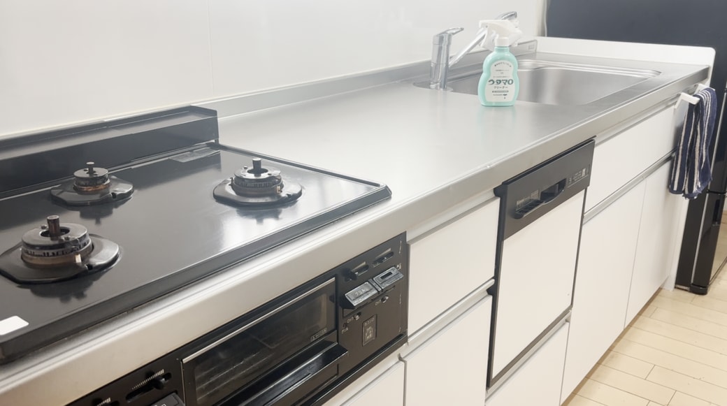 掃除後のキッチン