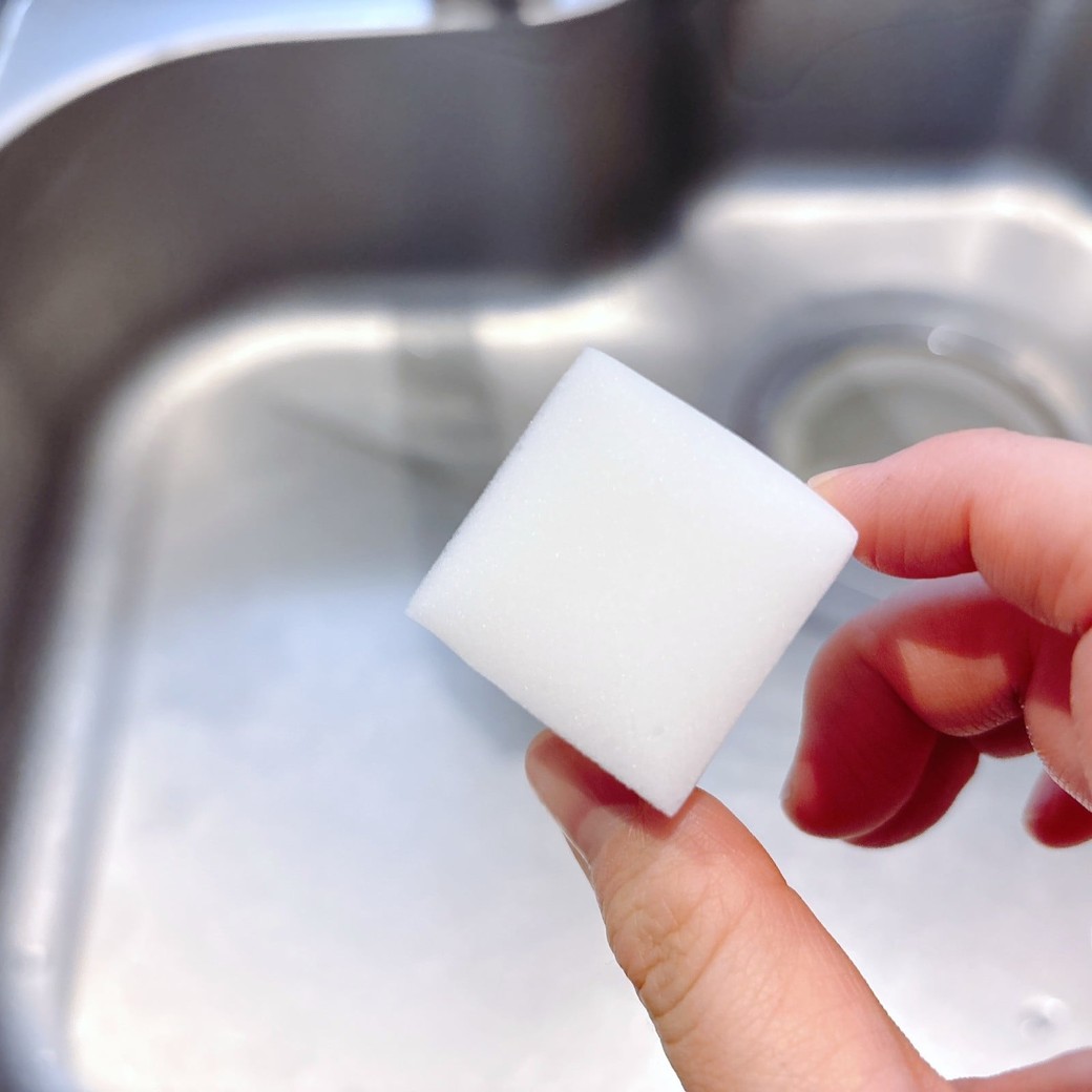 ステンレスシンクの掃除に使うメラミンスポンジ