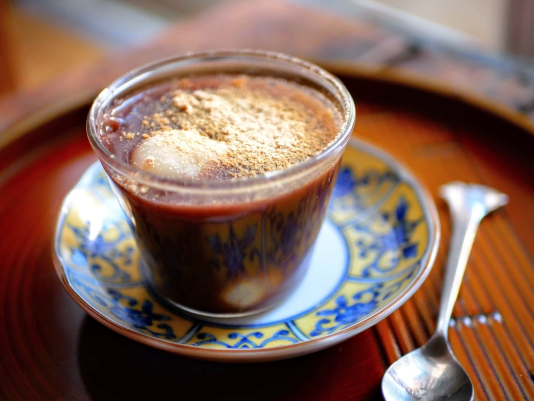 きな粉をかける