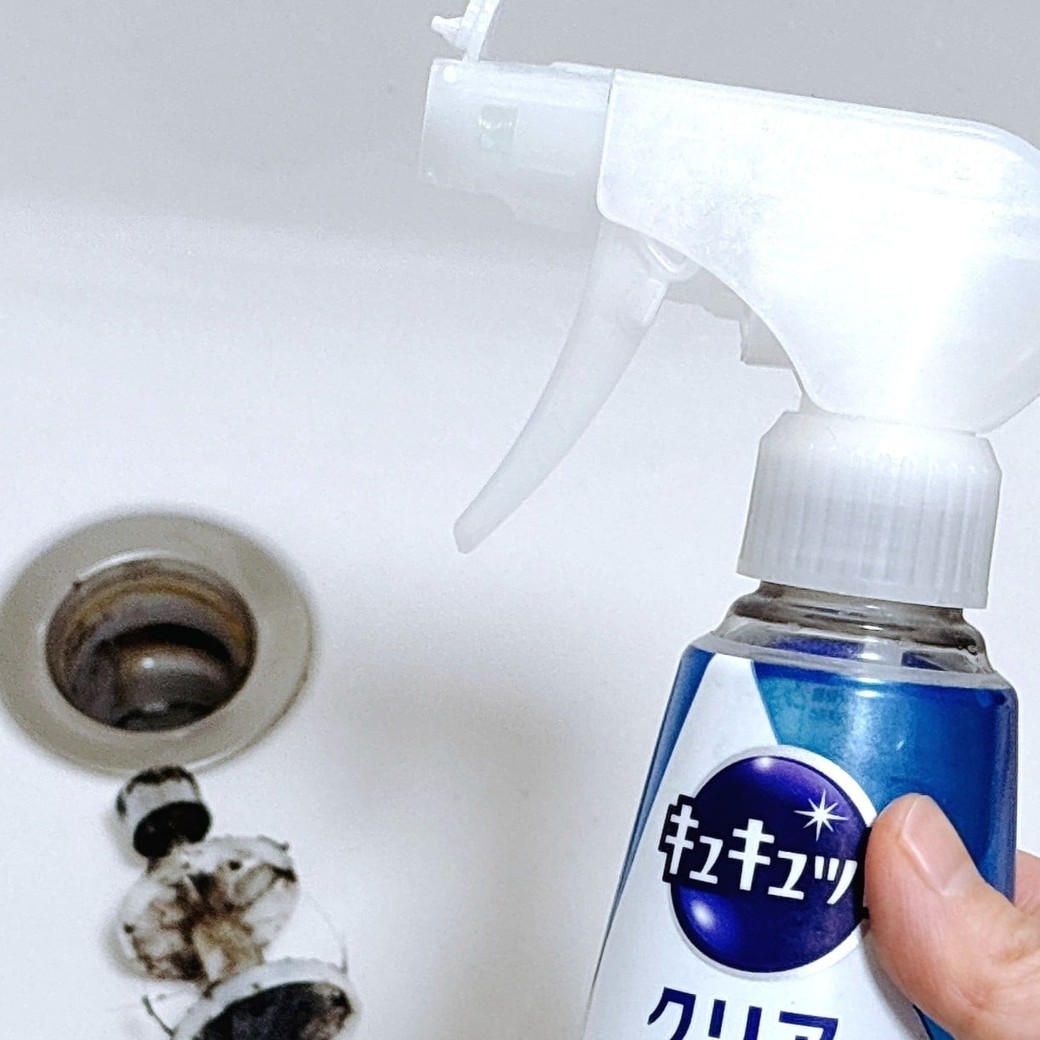 掃除にクリア泡スプレー