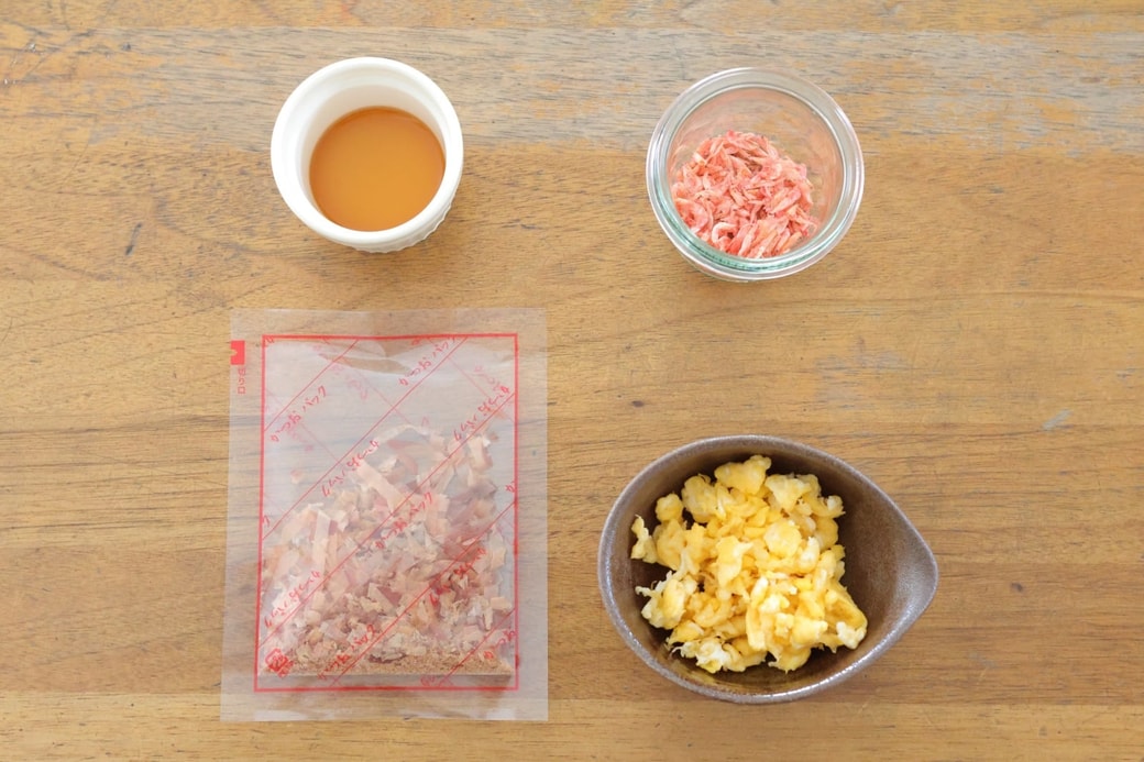 「たまごと桜エビのおかかおにぎり」