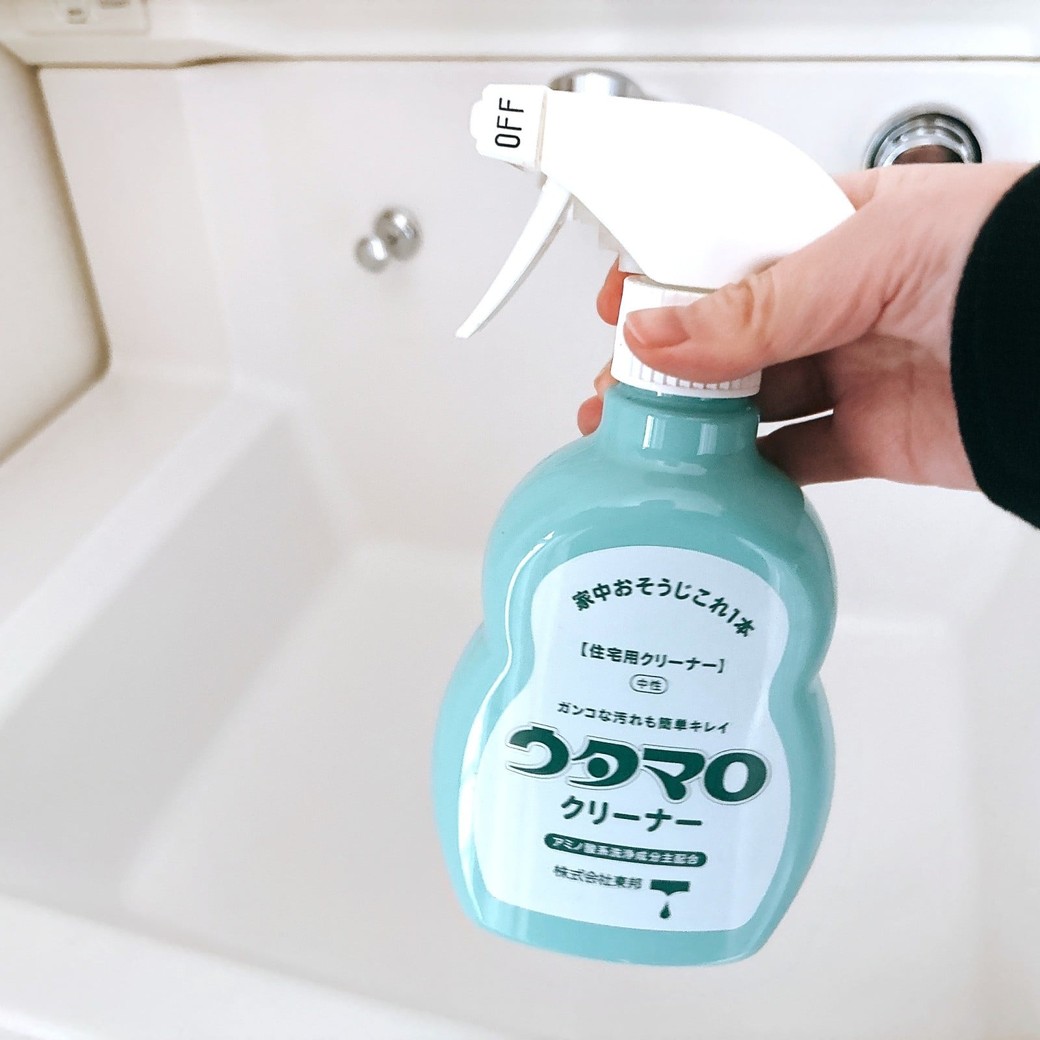 洗面台のお手入れに使うウタマロクリーナー