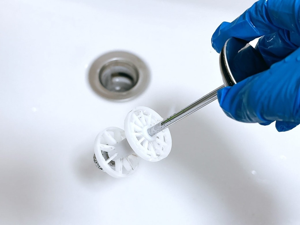 排水口を掃除する