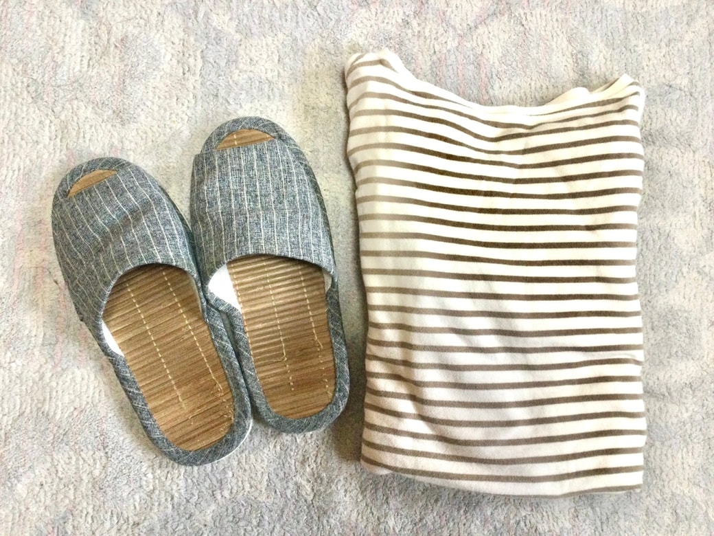 スリッパと服