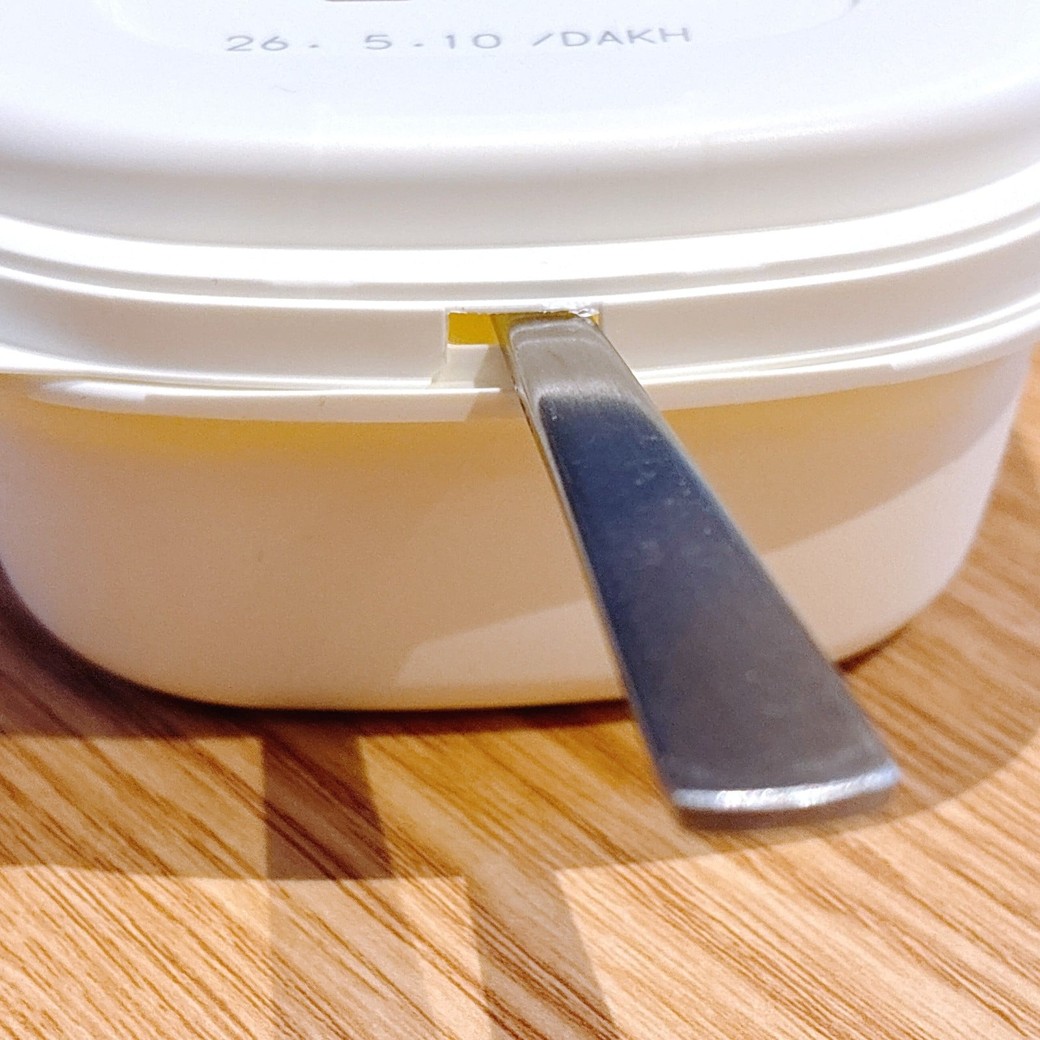 バターナイフの穴