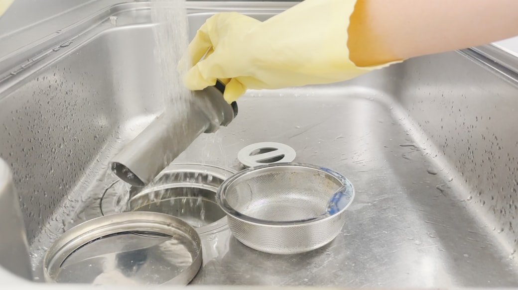 パーツを下洗いする