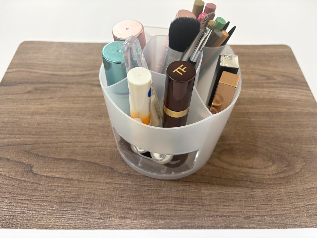 活用術①メイク用品の収納に