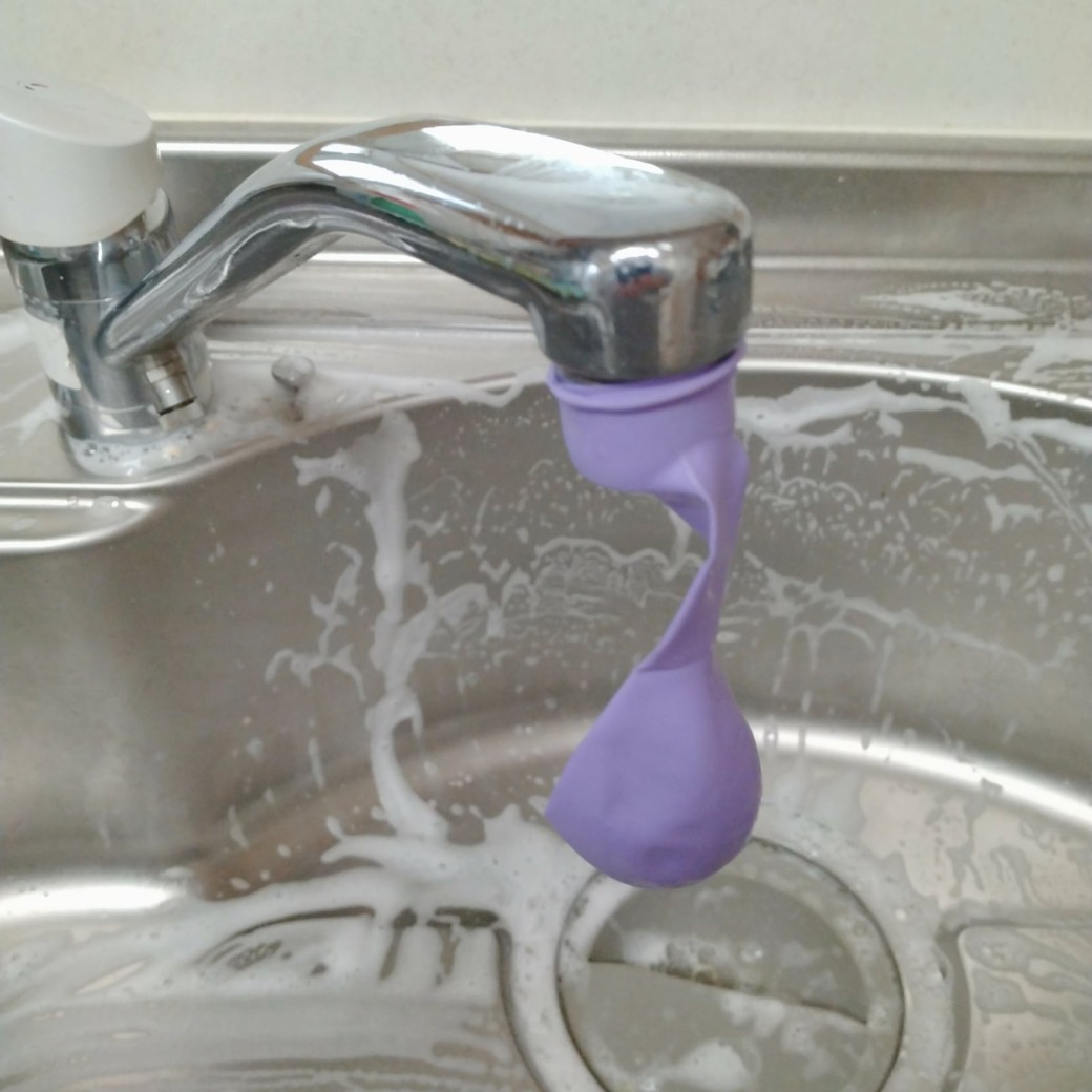 風船を差し込んだ蛇口