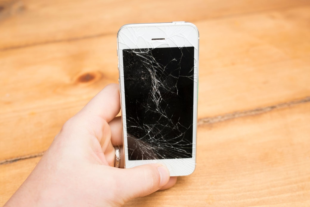 NG画面や本体が割れたまま使い続ける