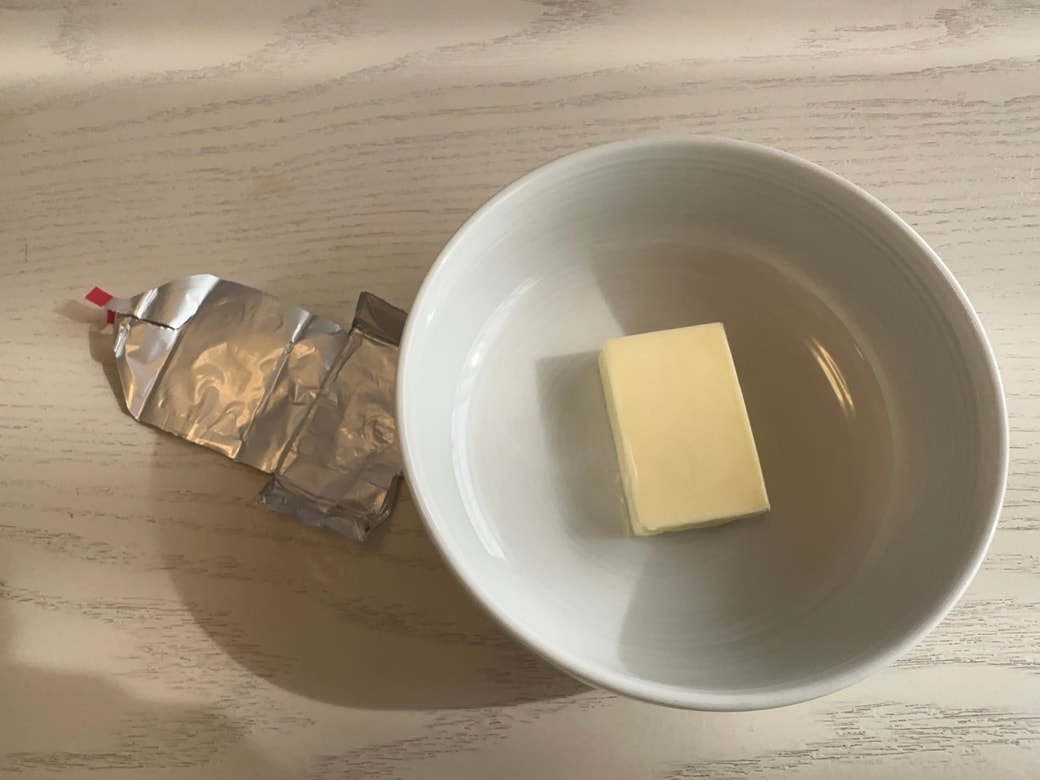 きれいにアルミをはがしたチーズ