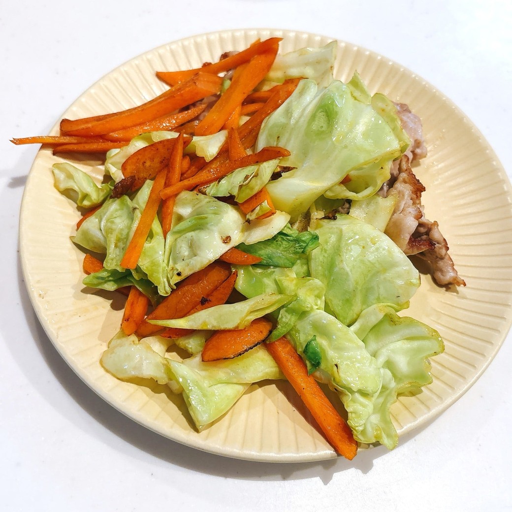 炒めた具材をいったん取り出す