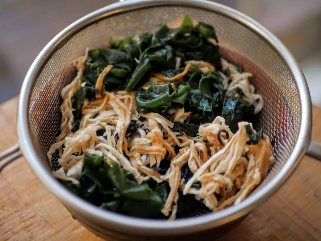 乾物を戻して水気を切る