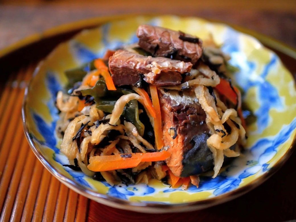 乾物と鯖缶の煮物