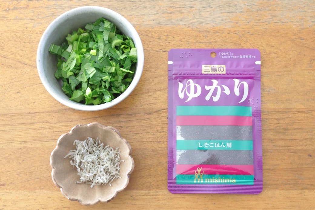 「ゆかりと小松菜とちりめんじゃこのおにぎり」