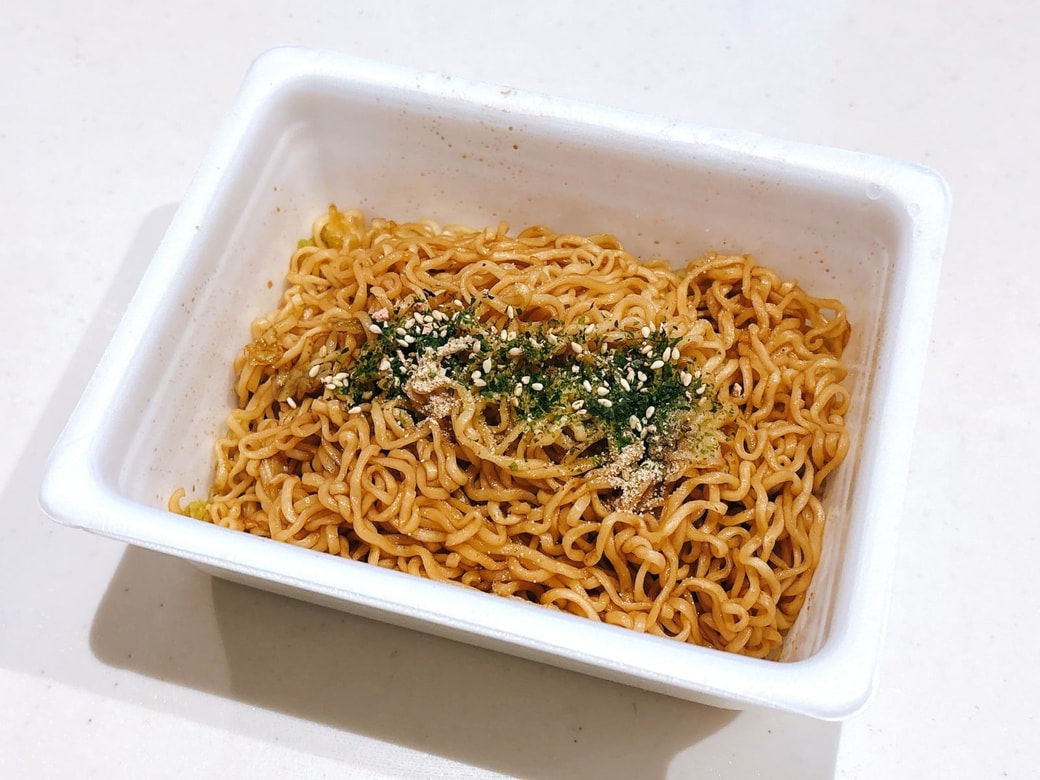 できあがったペヤングソースやきそば