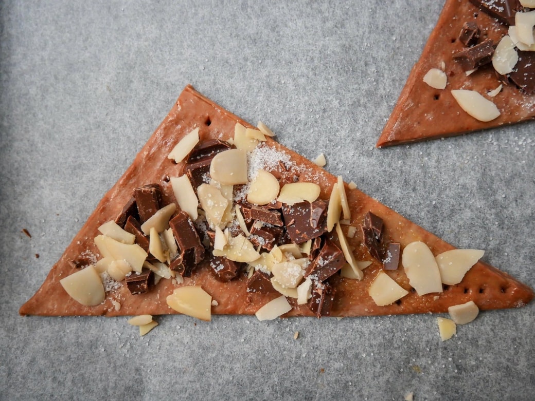 トッピングして焼く前