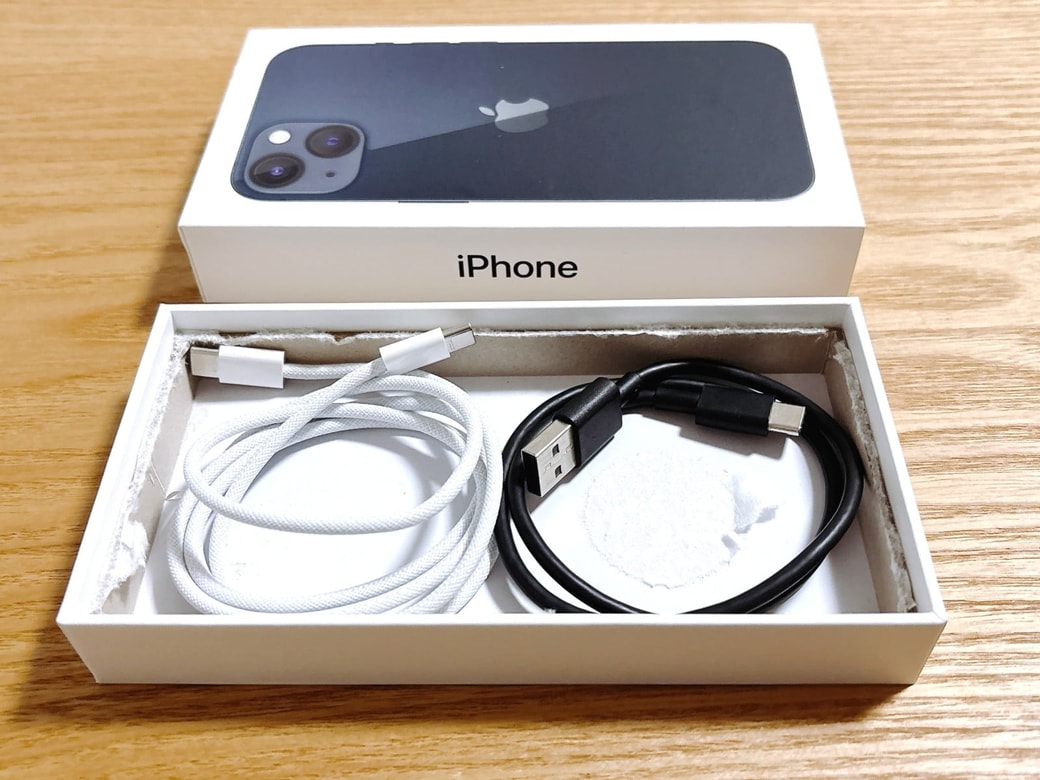 ①充電ケーブル入れとして