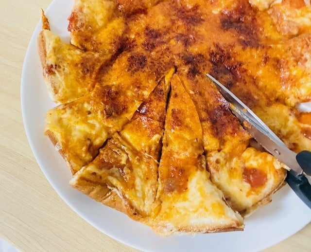 食パンで作るホールピザ作り方