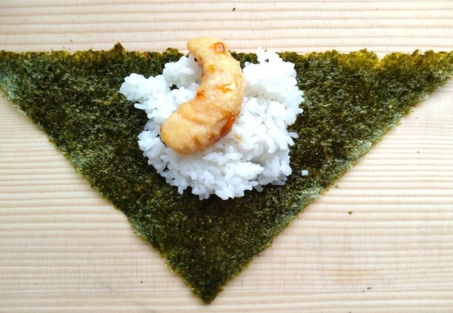 ご飯と具をのせる