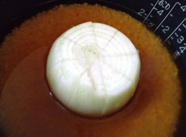 玉ねぎをのせる