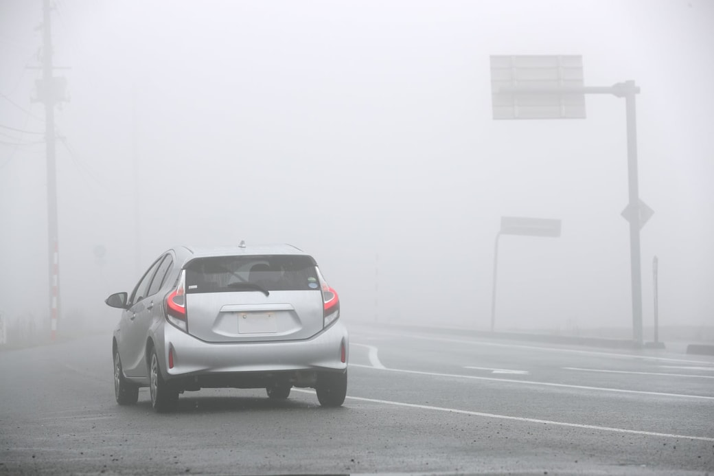 NG①雨・雪・霧の中でハイビームを使う