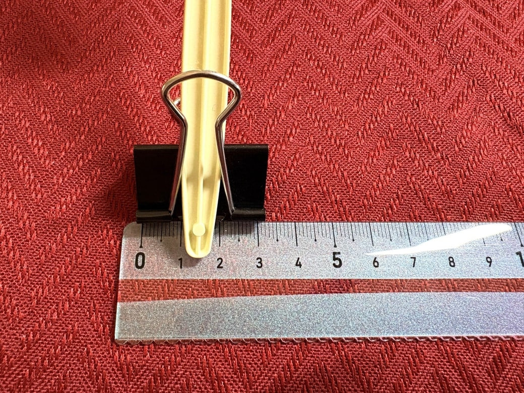 スプーンとクリップのサイズがわかる画像