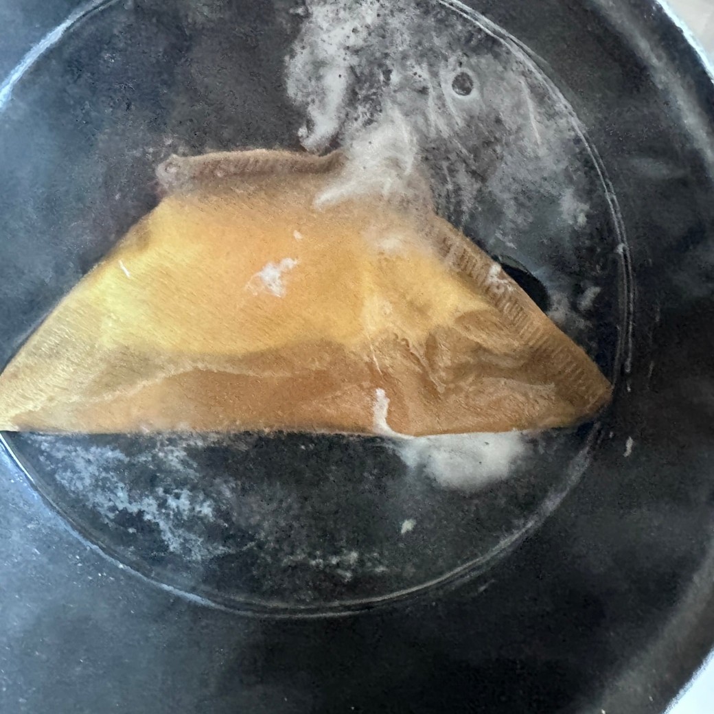 お湯に入れます