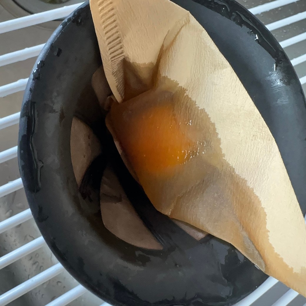 フィルターの上側を折って蓋をします