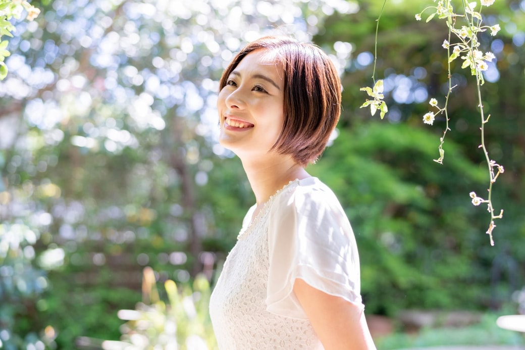 笑顔の女性