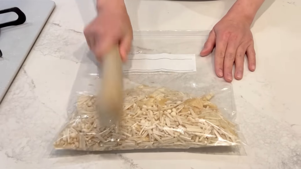 えのきと豚肉のスープ作る人