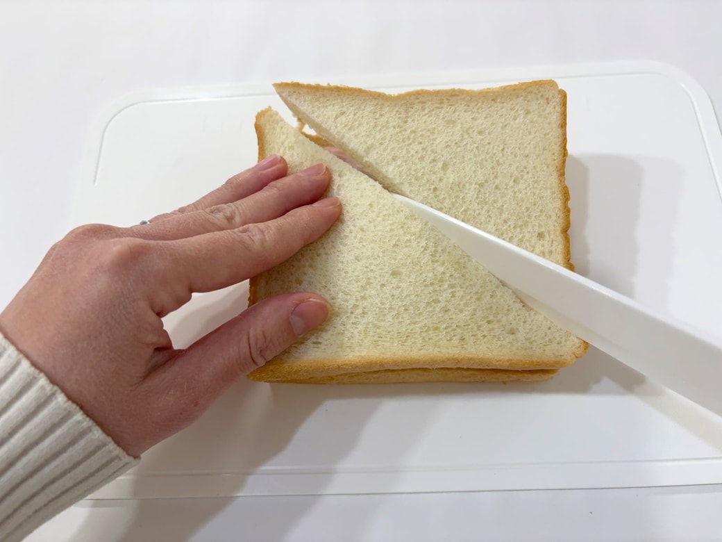 切ってもはみ出さない