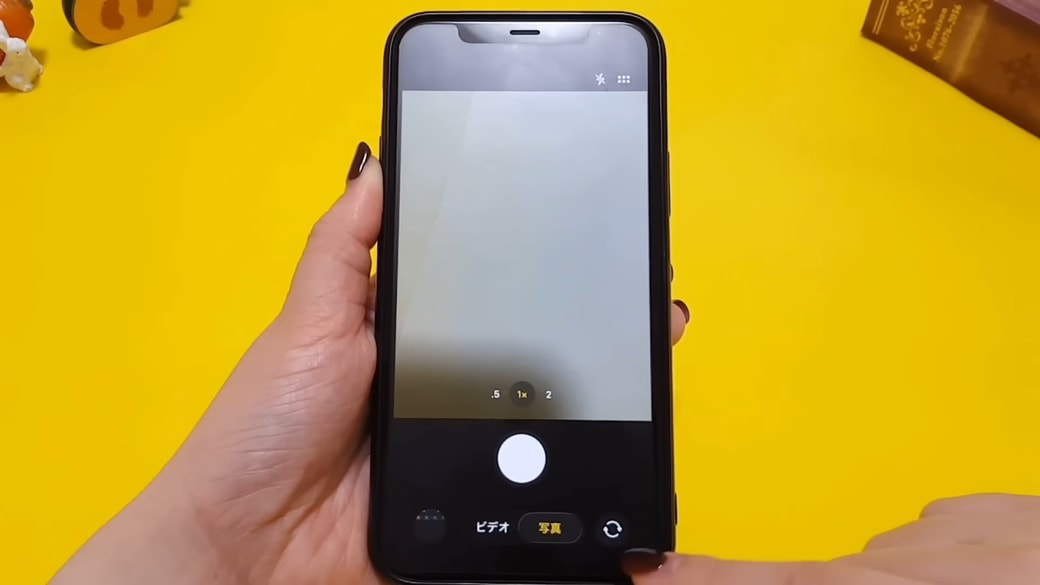 内カメラにしたいときは「矢印ボタン」をタップする