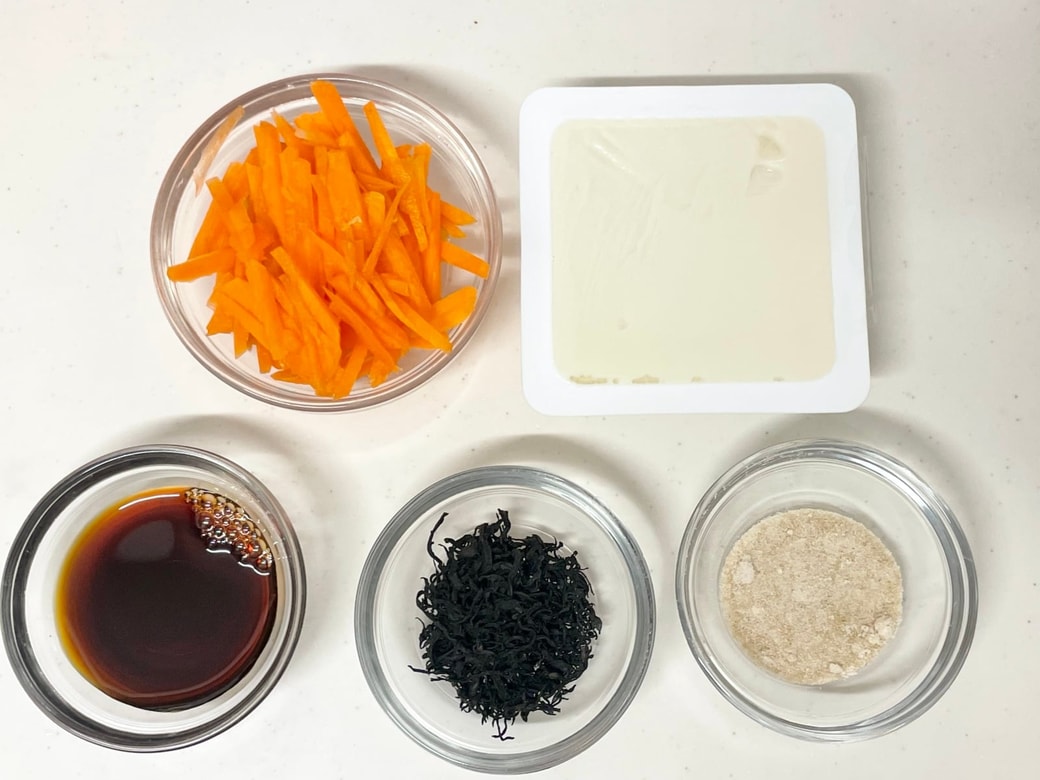 ひじきと豆腐の和え物