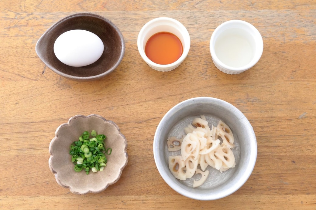 「レンコンと卵のおにぎり」