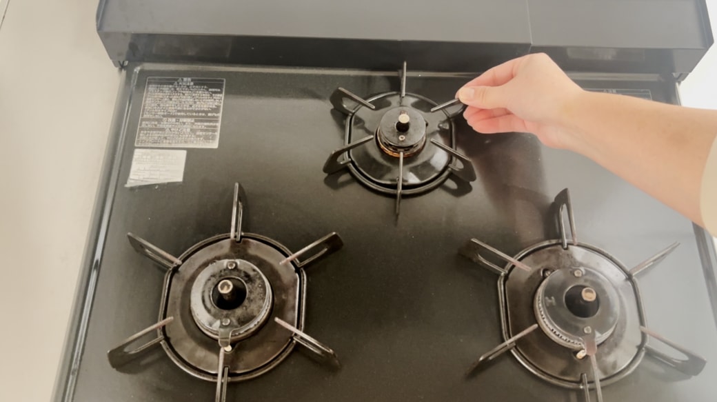 元の位置に取り付ける