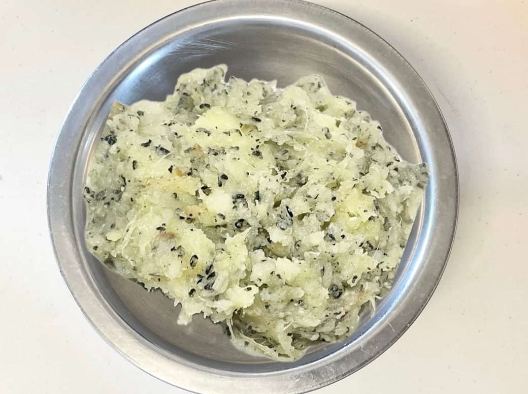 焼きいものはちみつ胡麻和え