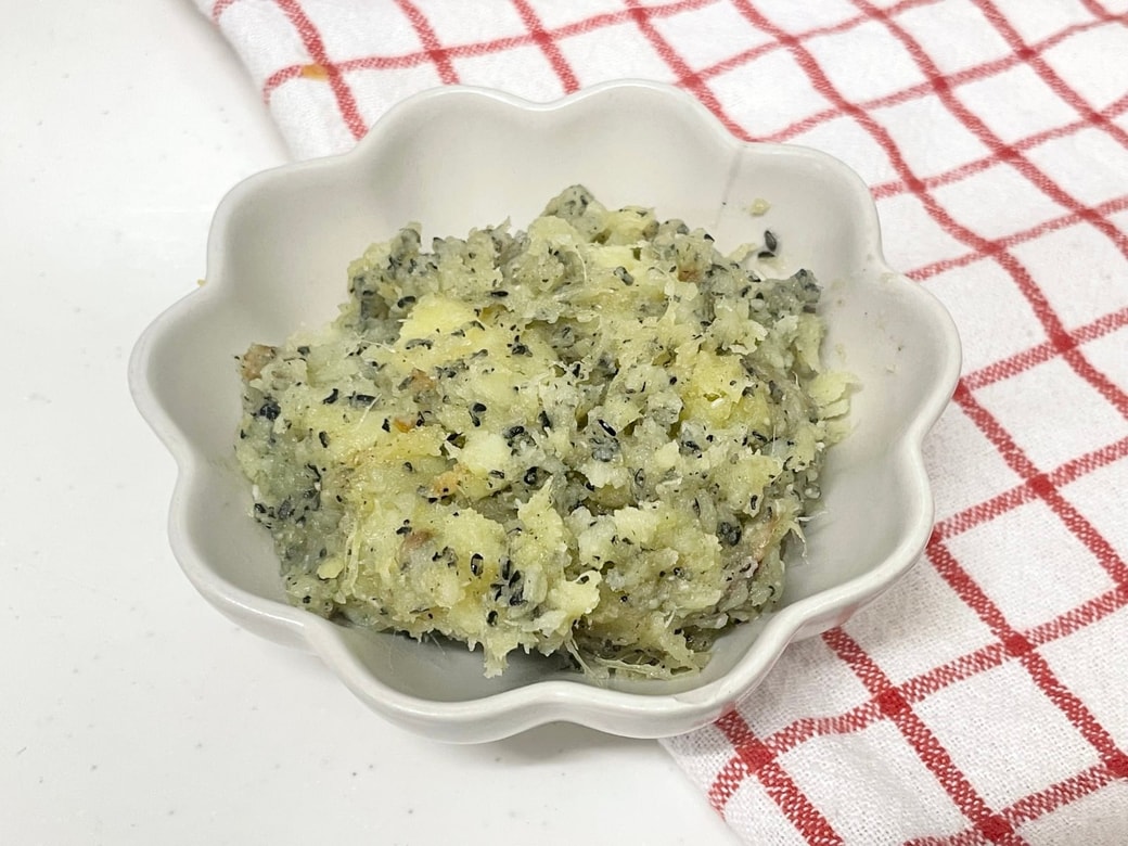 焼きいものはちみつ胡麻和え