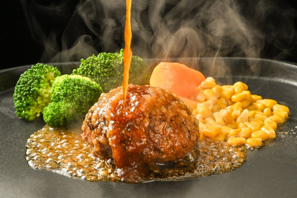 ①ハンバーグソースの追加