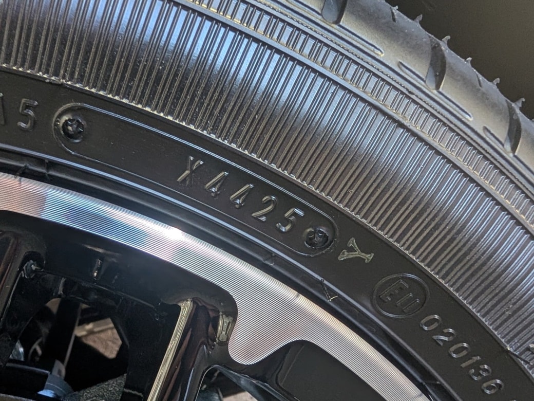 タイヤの製造年月をチェック